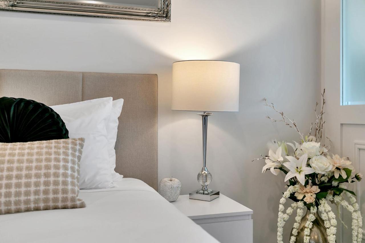 Your Family Getaway - Rooftop Spa & Pool! Auckland Bagian luar foto